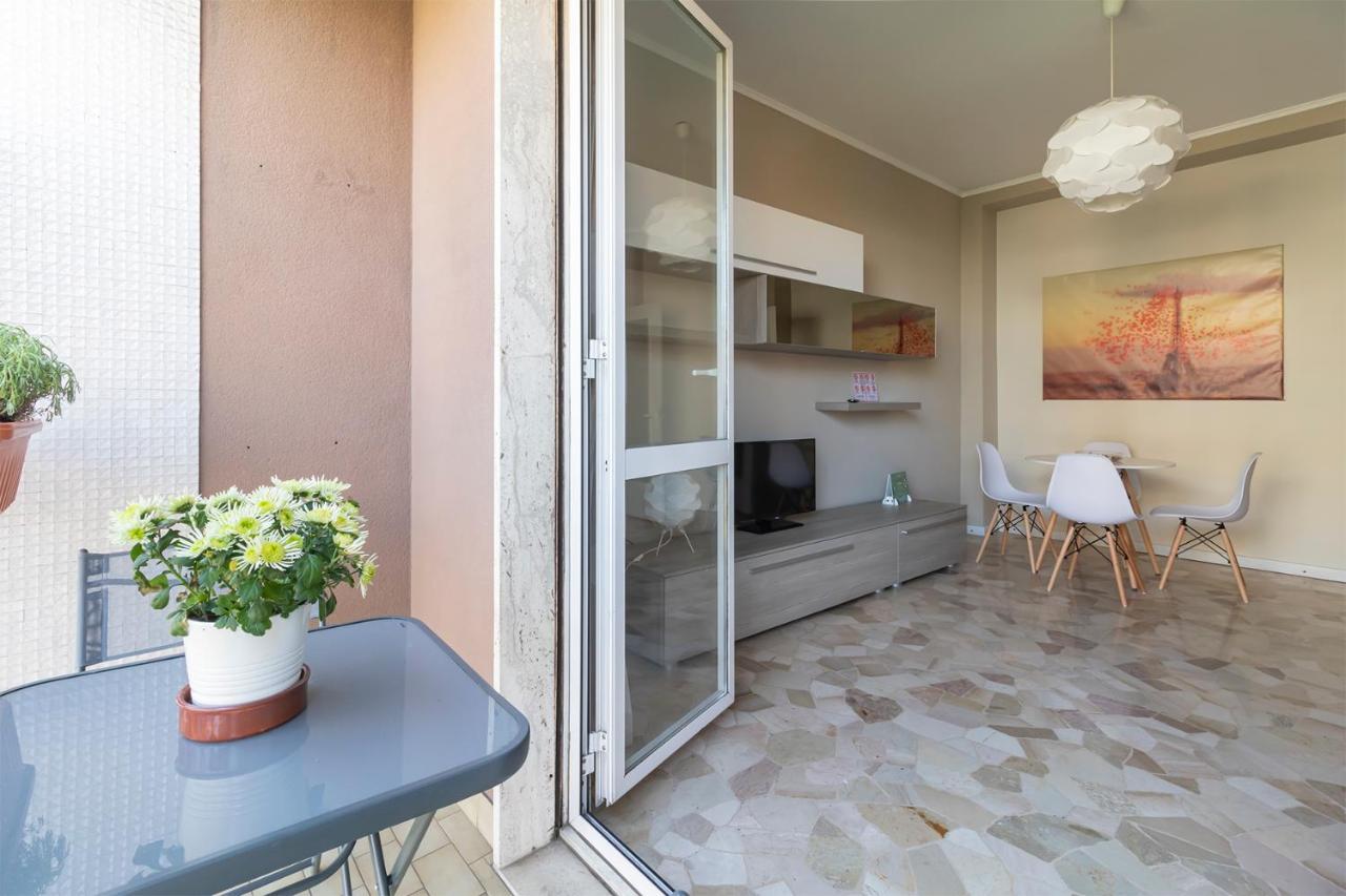 Altido Trendy Flat With Balcony, Easy Access To Milan Centre Lejlighed Eksteriør billede